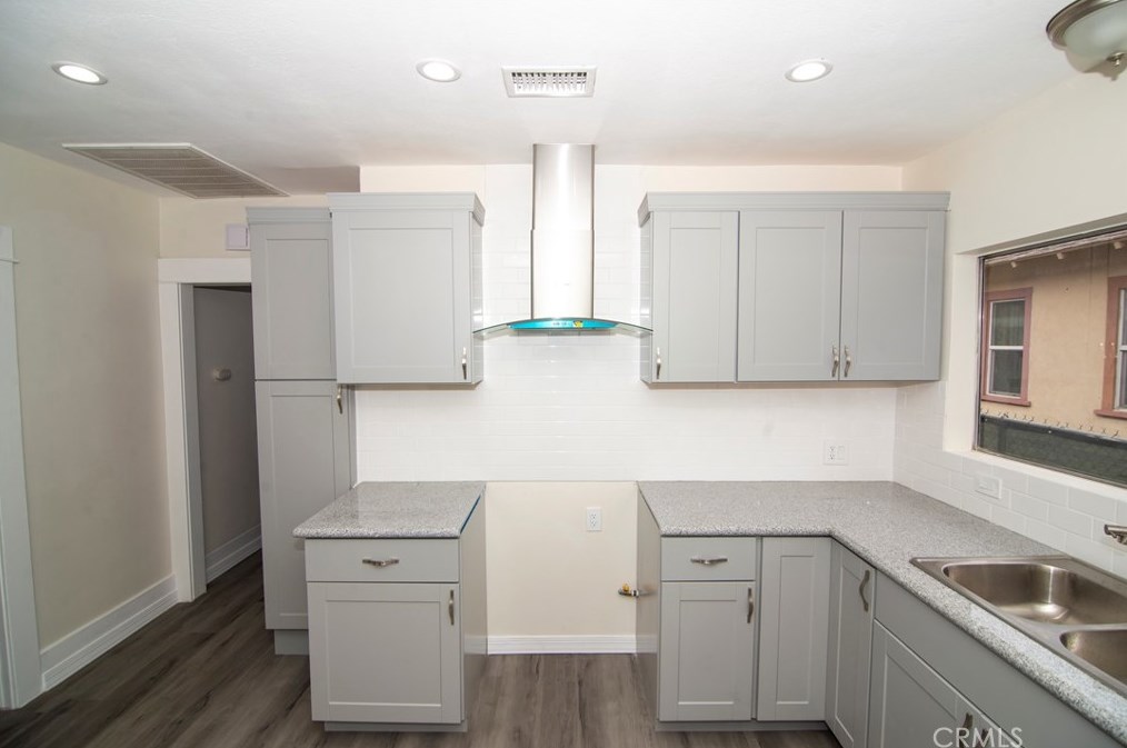 2682 Carleton Ave, Los Angeles CA  90065-1109 exterior