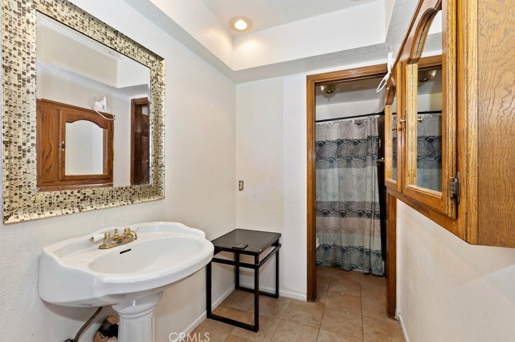 17991 Palm Dr, Hesperia CA  92345-6952 exterior