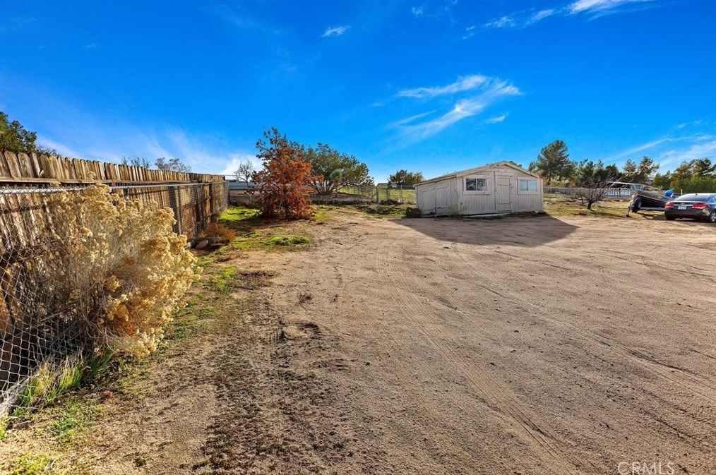 17991 Palm Dr, Hesperia CA  92345-6952 exterior