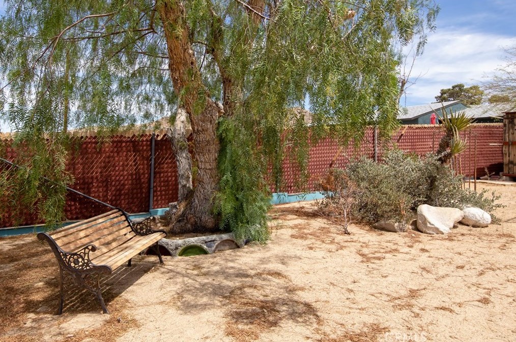 61854 Crest Circle Dr, Joshua Tree CA  92252-2654 exterior