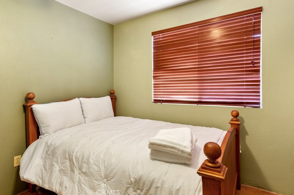 61854 Crest Circle Dr, Joshua Tree CA  92252-2654 exterior