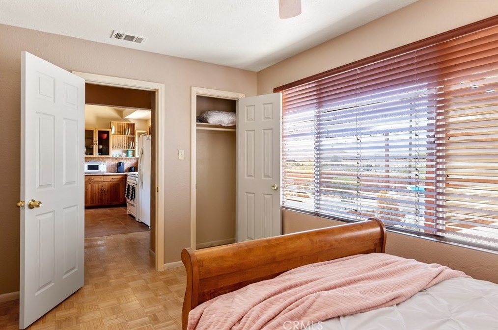 61854 Crest Circle Dr, Joshua Tree CA  92252-2654 exterior