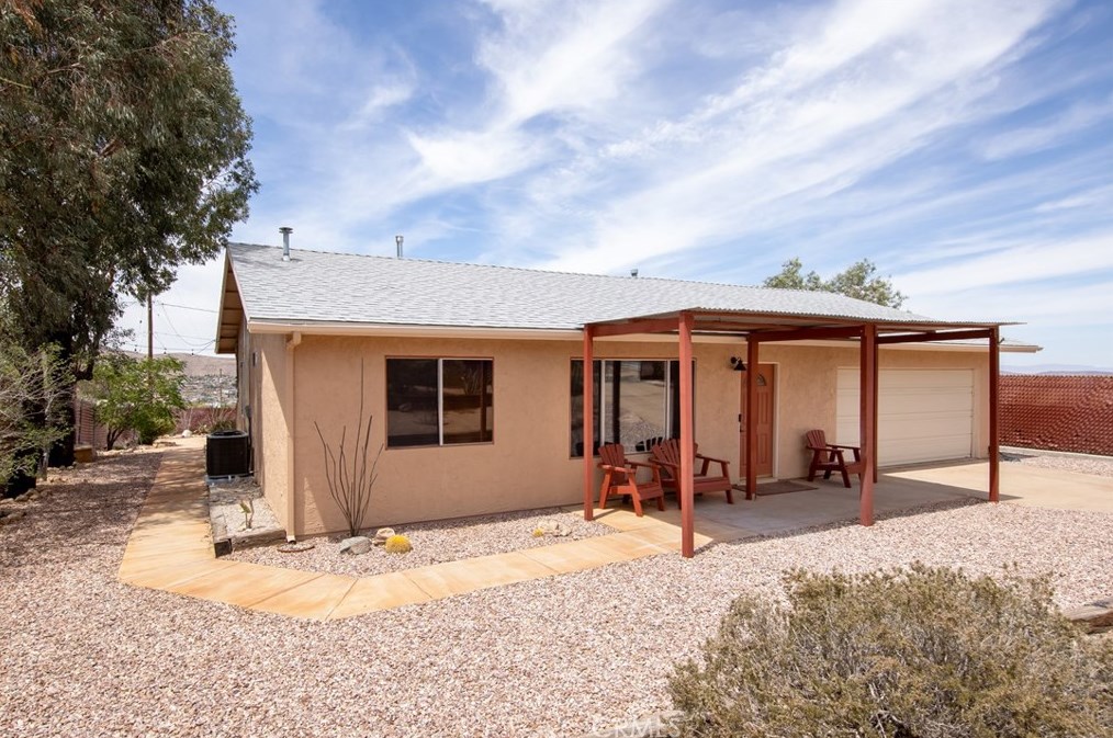 61854 Crest Circle Dr, Joshua Tree CA  92252-2654 exterior