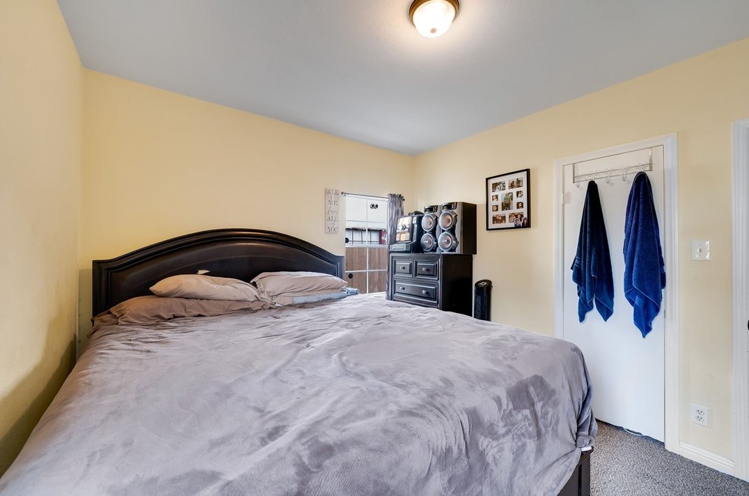 637 108th St, Los Angeles CA  90044-4342 exterior