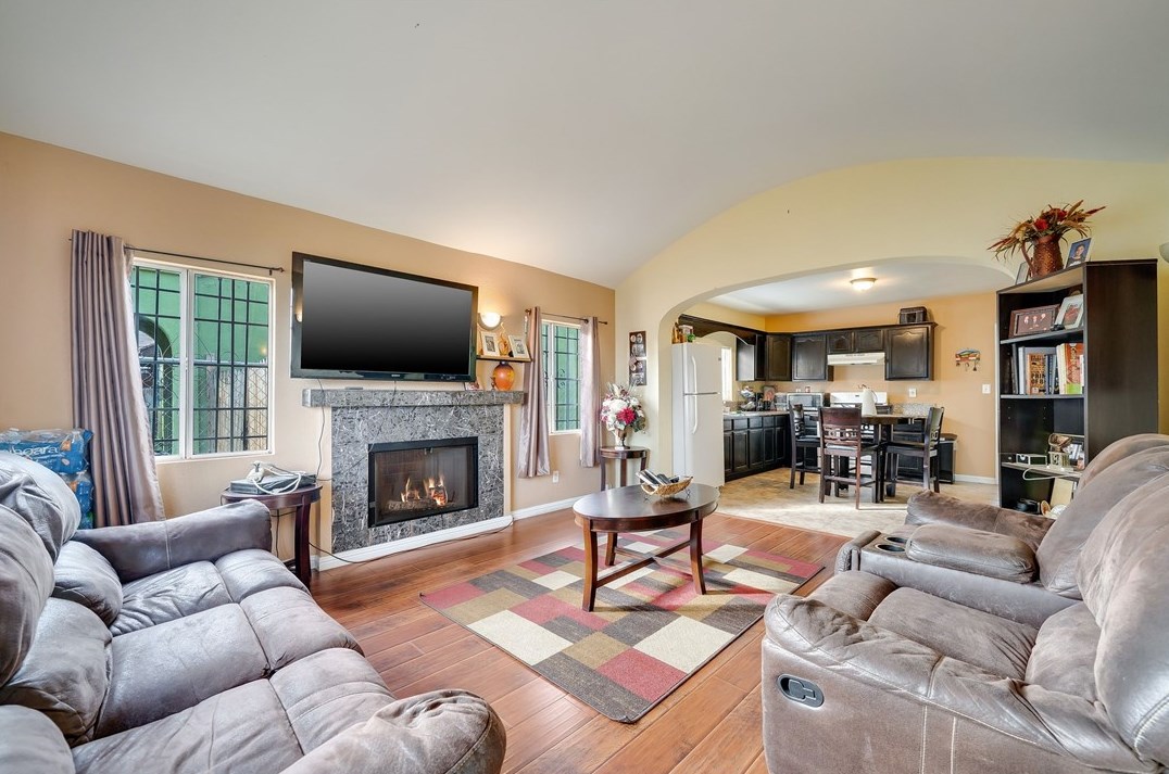 637 108th St, Los Angeles CA  90044-4342 exterior