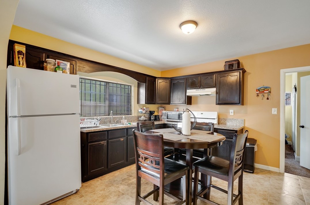 637 108th St, Los Angeles CA  90044-4342 exterior