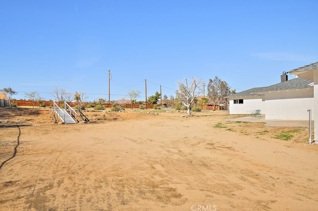 6762 Outpost Rd, Joshua Tree CA  92252-2238 exterior