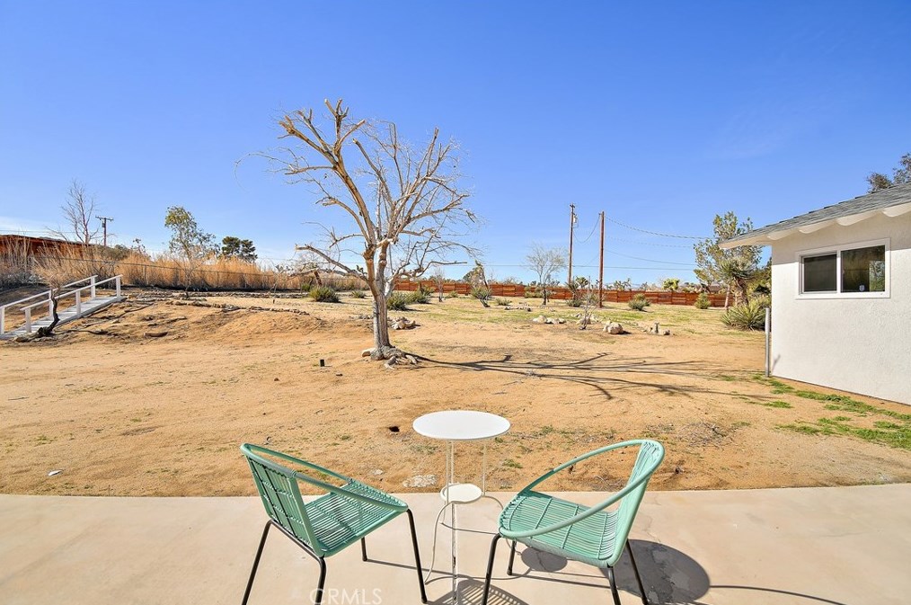6762 Outpost Rd, Joshua Tree CA  92252-2238 exterior