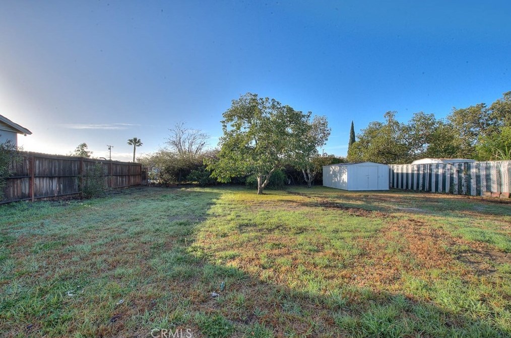 15253 Hibiscus Ave, Fontana CA  92335-4330 exterior