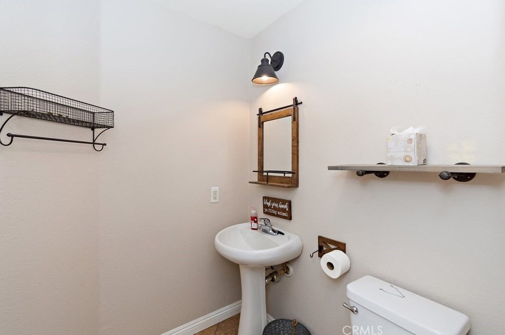 14342 Quail Ct, Fontana CA  92336-3629 exterior