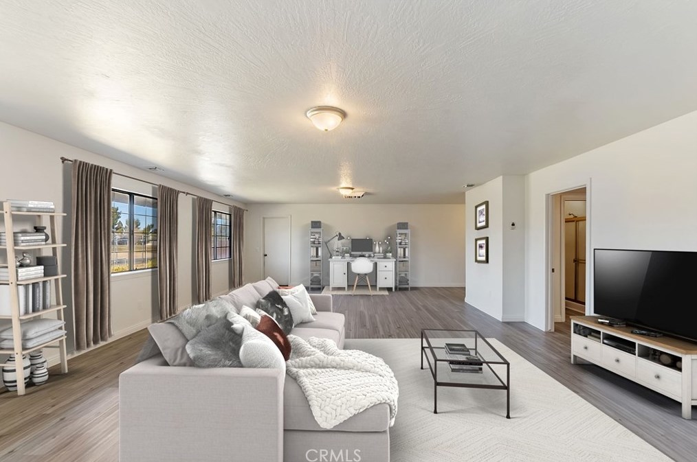 7765 Newhall Ave, Hesperia CA  92345-7019 exterior