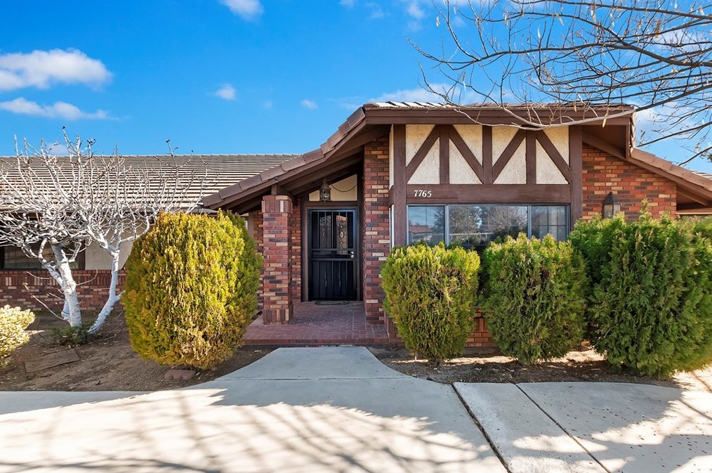 7765 Newhall Ave, Hesperia CA  92345-7019 exterior