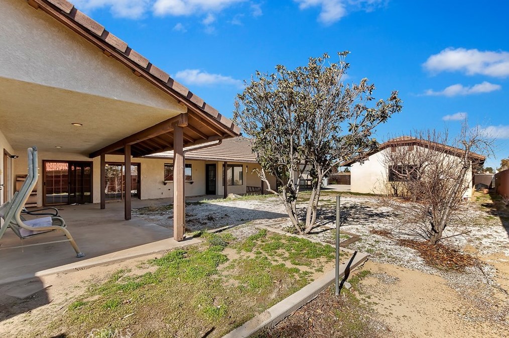 7765 Newhall Ave, Hesperia CA  92345-7019 exterior