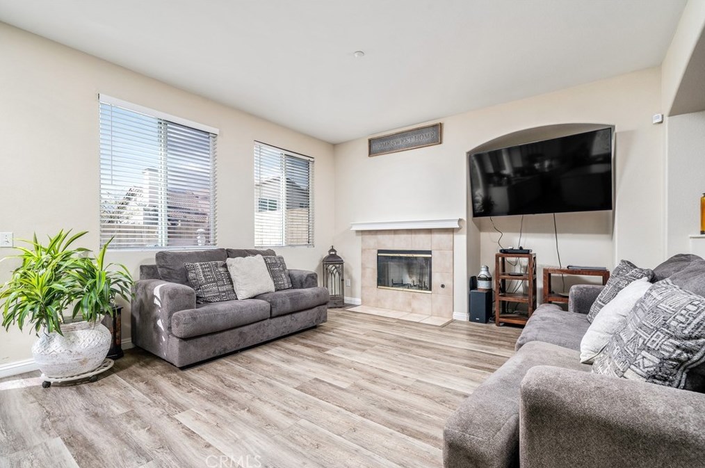 7364 Fieldrush Ct, Fontana CA  92336-3188 exterior