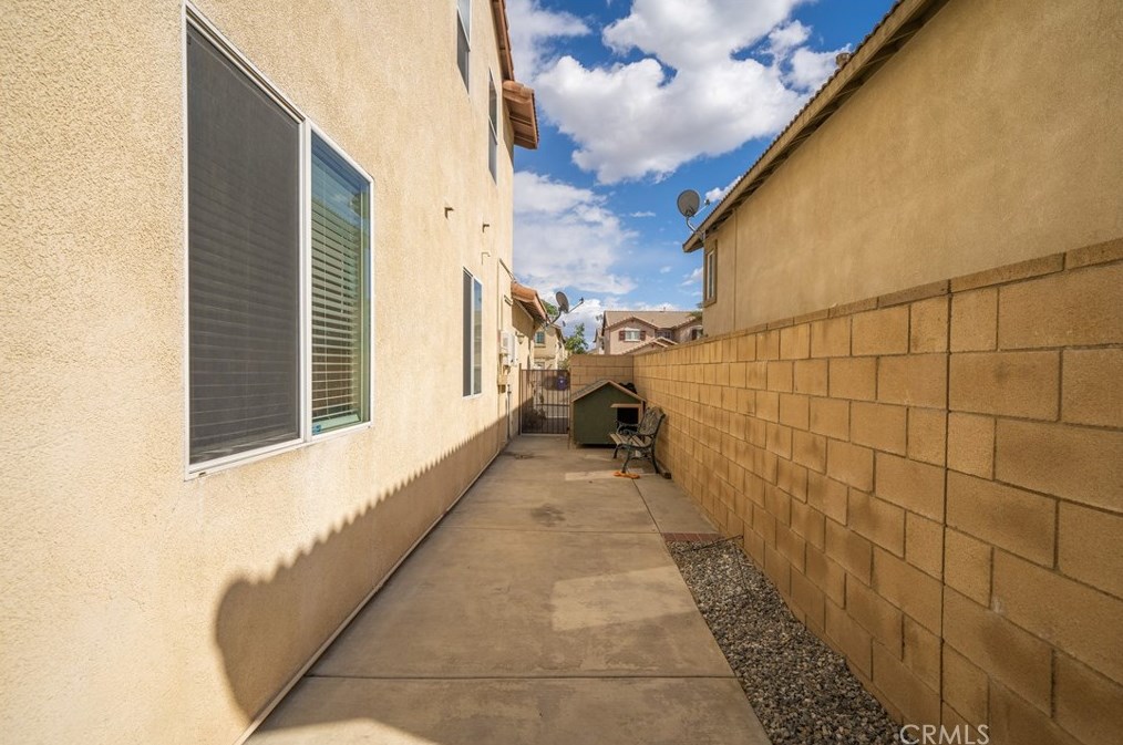 7364 Fieldrush Ct, Fontana CA  92336-3188 exterior