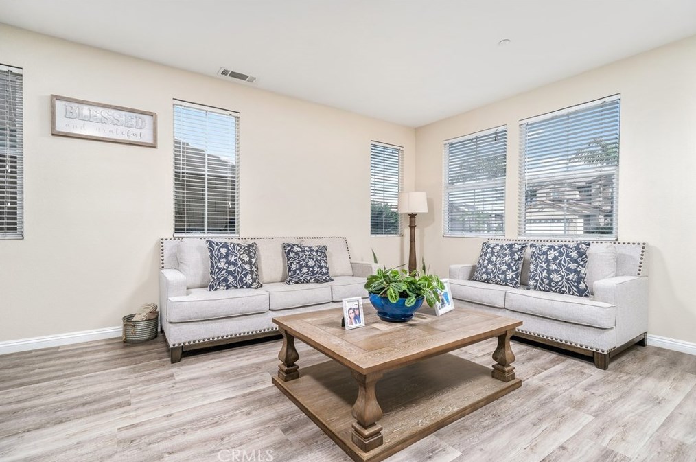 7364 Fieldrush Ct, Fontana CA  92336-3188 exterior