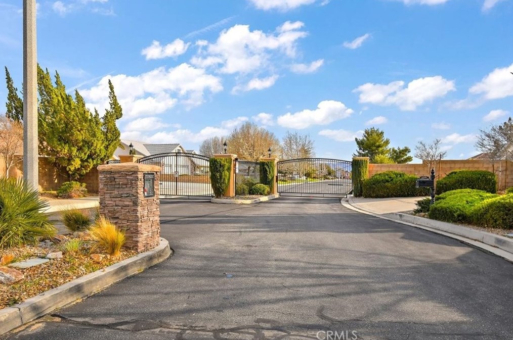 12876 Quail Vista Rd, Apple Valley CA  92308-5009 exterior