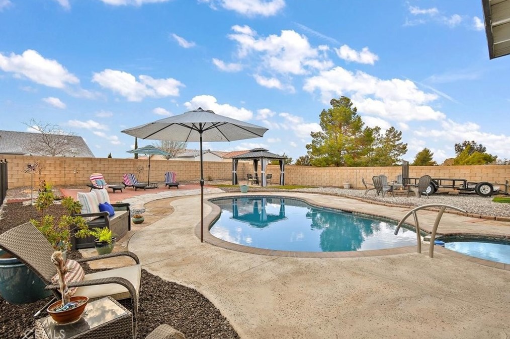 12876 Quail Vista Rd, Apple Valley CA  92308-5009 exterior