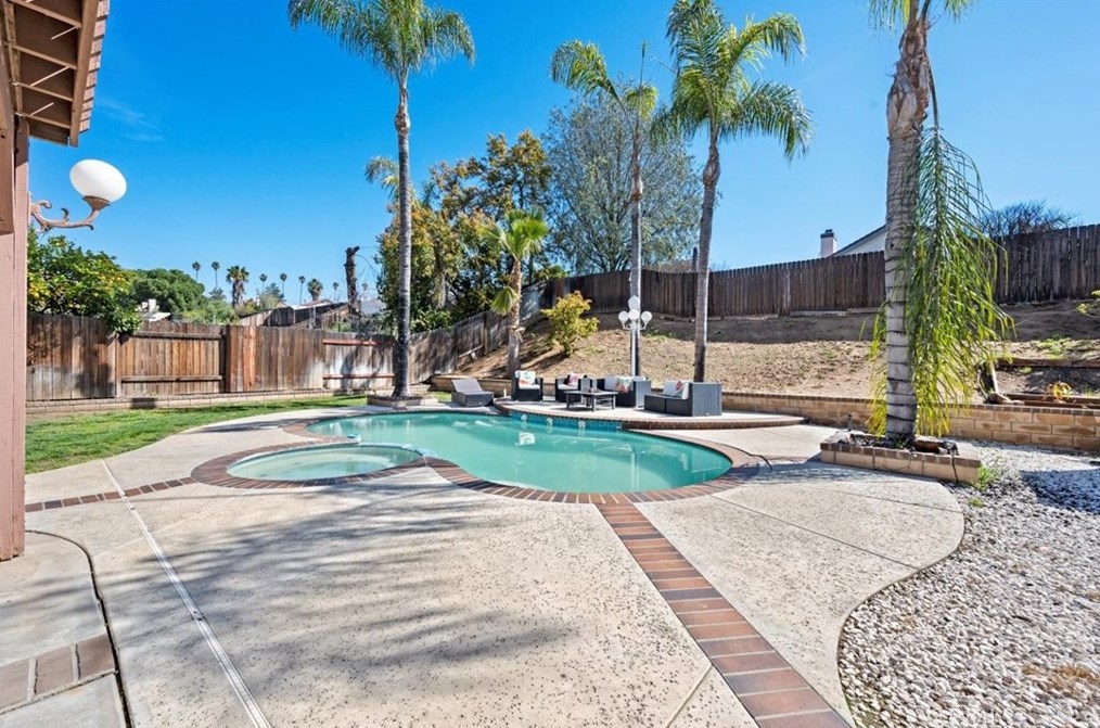 12096 Palm Vista St, Moreno Valley CA  92557-7614 exterior