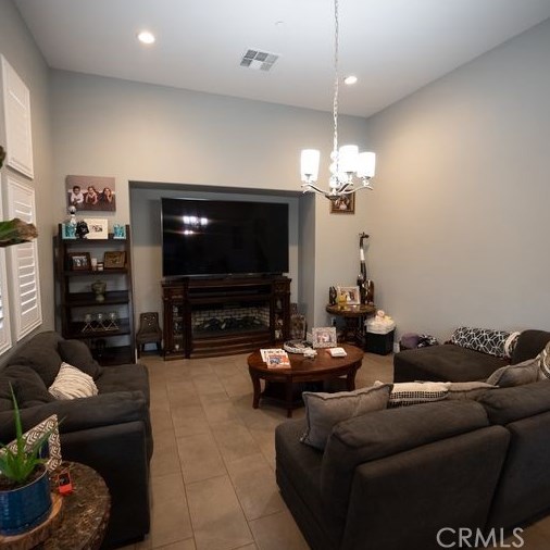 17534 Owen St, Fontana CA  92335-3619 exterior