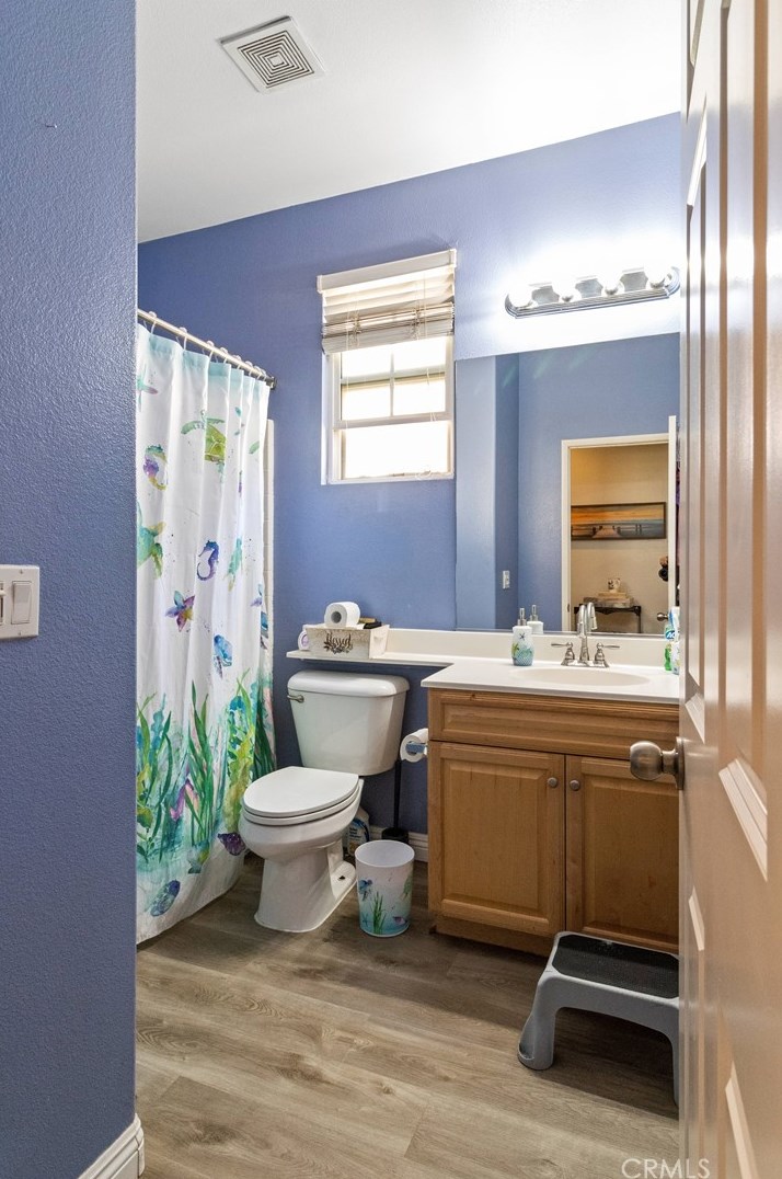 17063 Hackberry Ln, Fontana CA  92337-6885 exterior