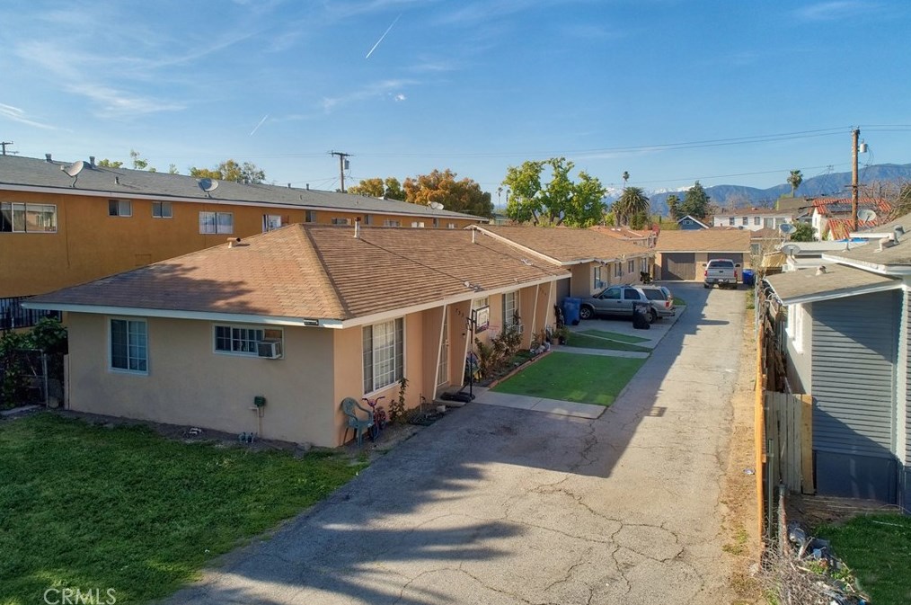 733 San Francisco Ave, Pomona CA  91767-4823 exterior