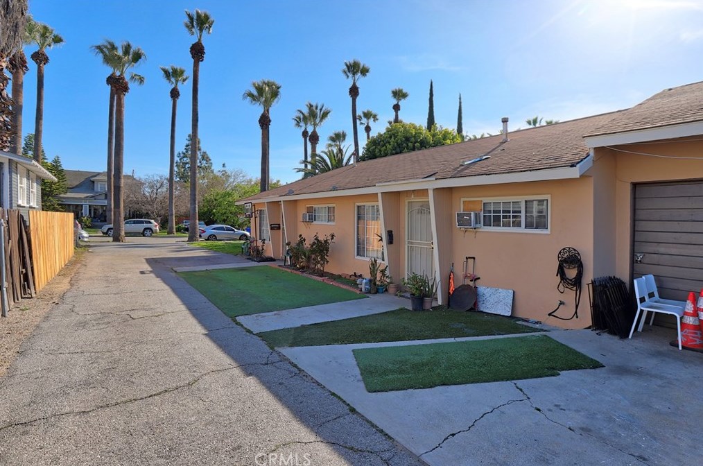733 San Francisco Ave, Pomona CA  91767-4823 exterior