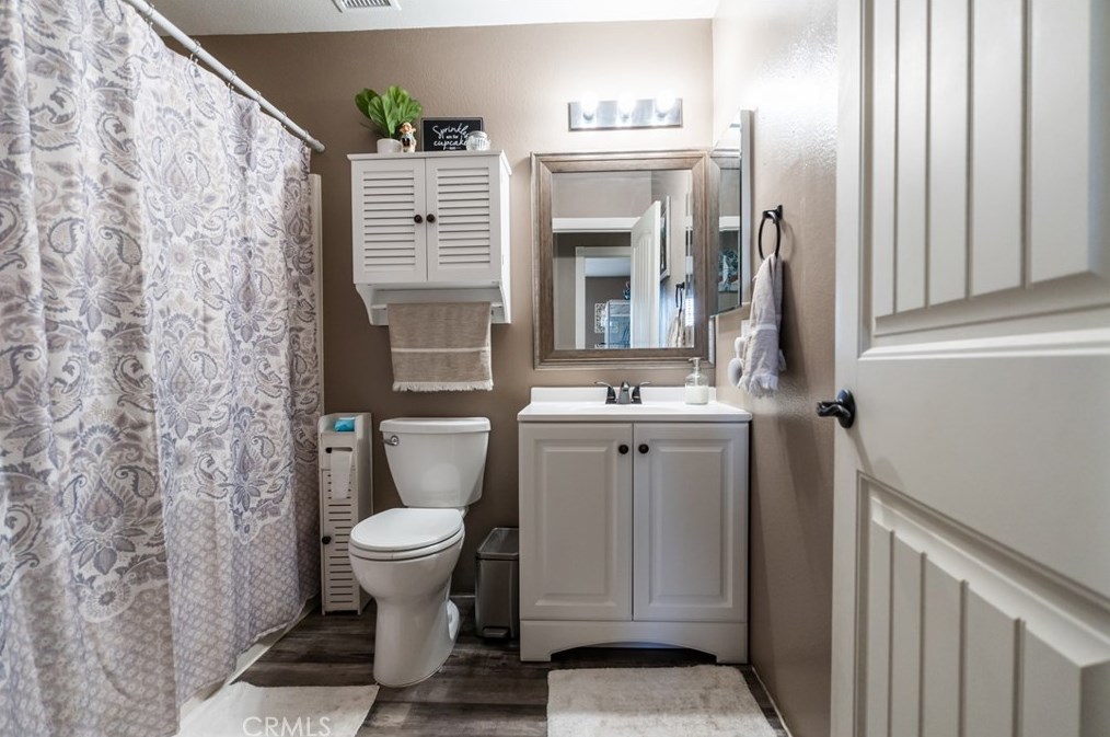 10082 5th Ave, Hesperia CA  92345-2607 exterior