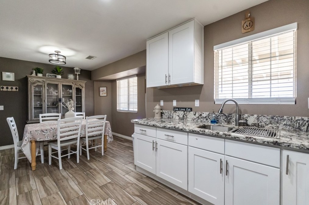 10082 5th Ave, Hesperia CA  92345-2607 exterior