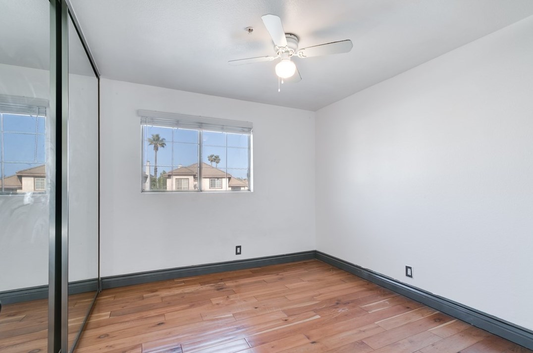 7490 Oxford Ct, Fontana CA  92336-3522 exterior