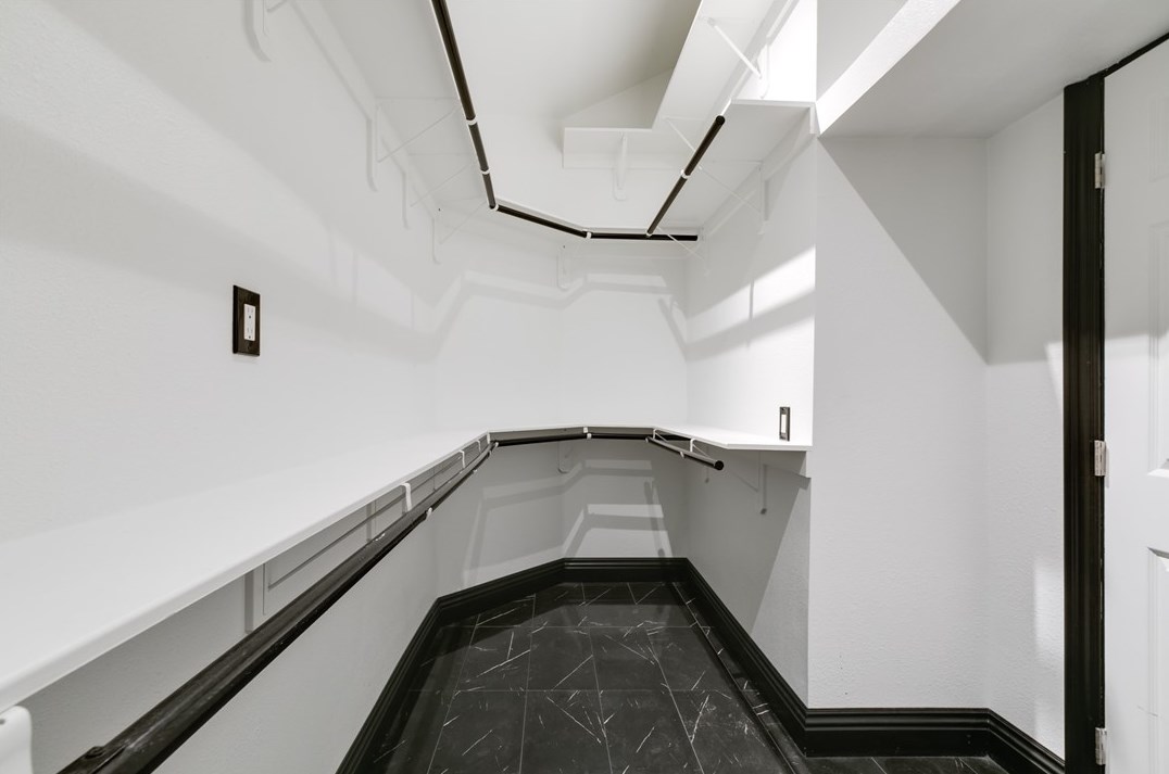 7490 Oxford Ct, Fontana CA  92336-3522 exterior