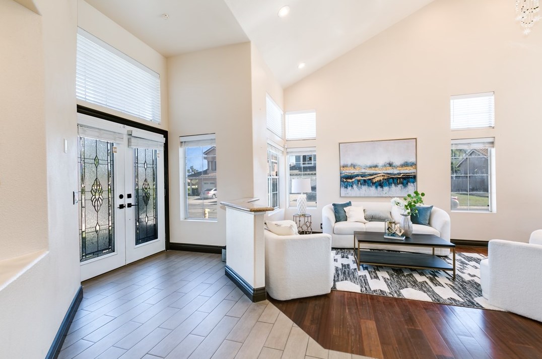 7490 Oxford Ct, Fontana CA  92336-3522 exterior