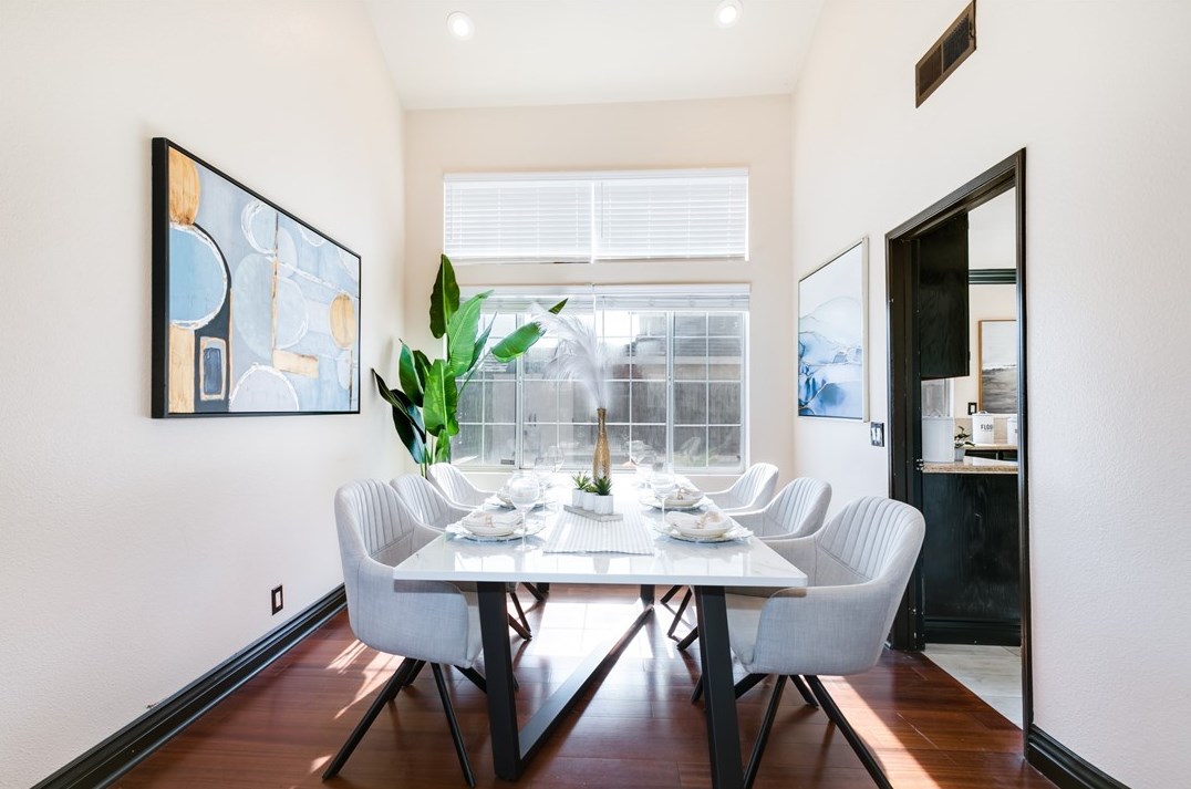 7490 Oxford Ct, Fontana CA  92336-3522 exterior