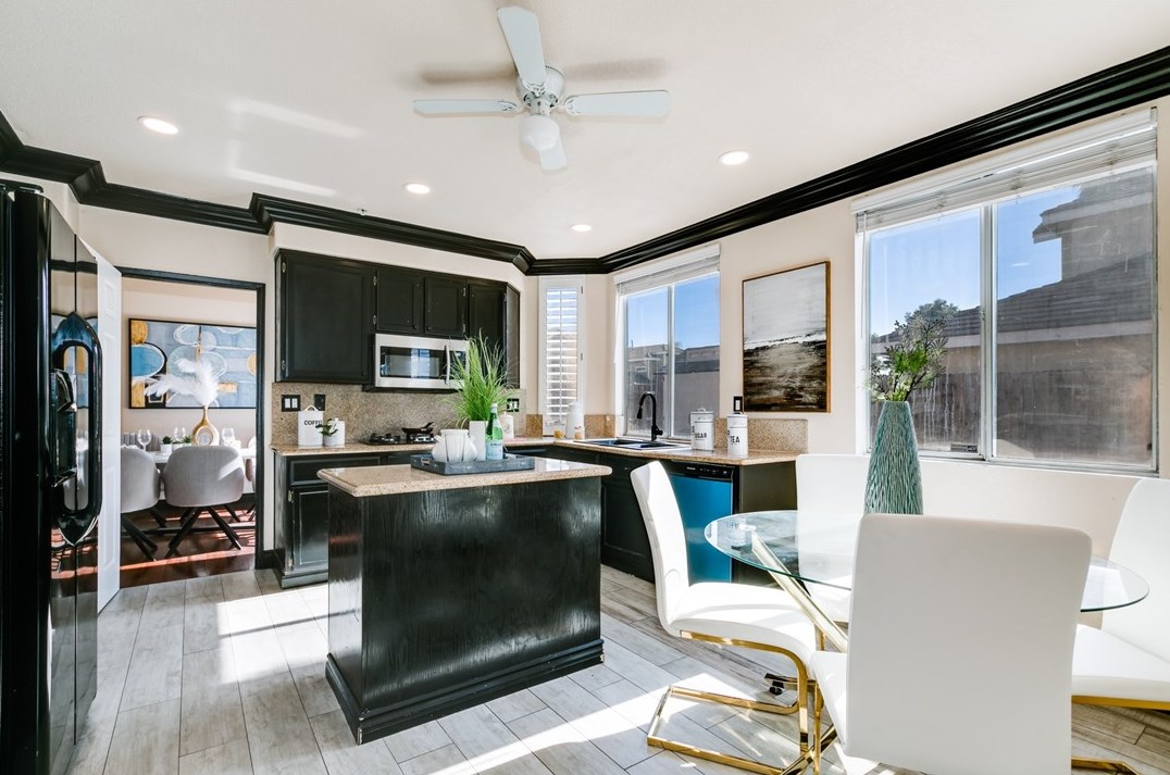 7490 Oxford Ct, Fontana CA  92336-3522 exterior