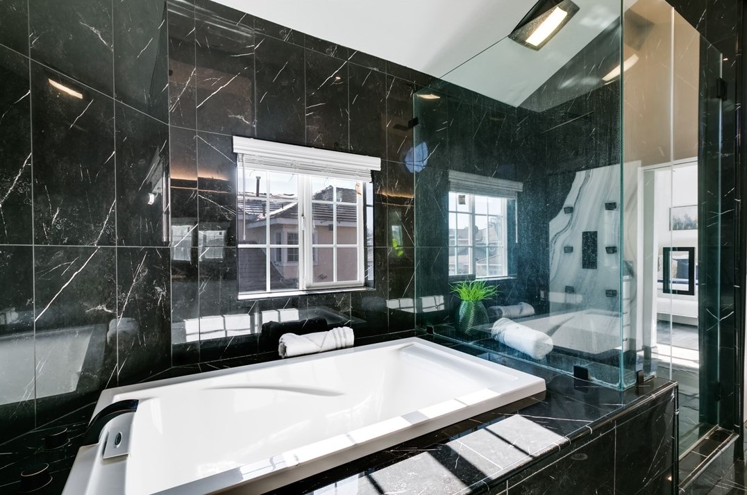 7490 Oxford Ct, Fontana CA  92336-3522 exterior