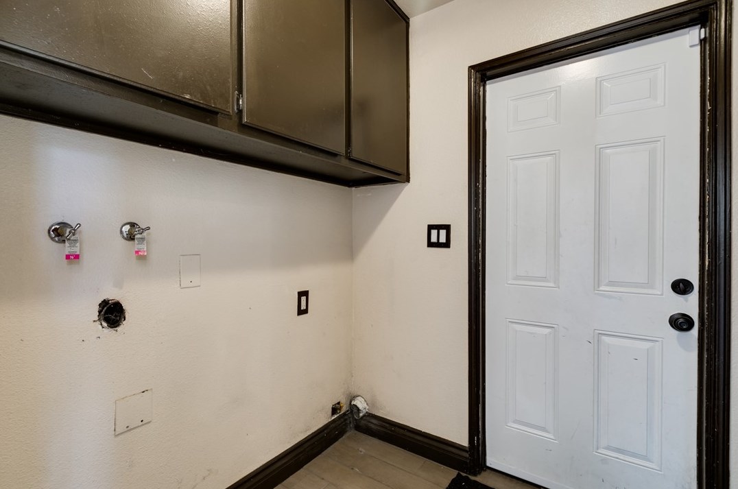 7490 Oxford Ct, Fontana CA  92336-3522 exterior