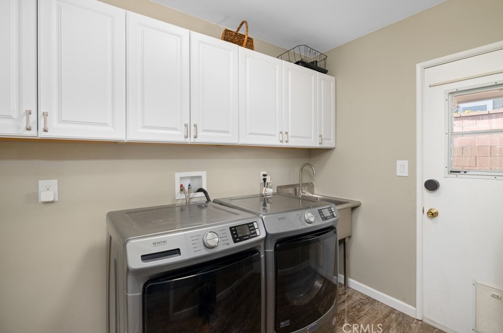 1562 Mural Dr, Claremont CA  91711-3245 exterior