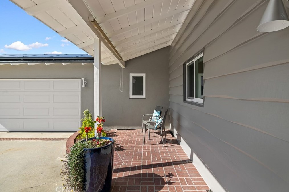 1562 Mural Dr, Claremont CA  91711-3245 exterior