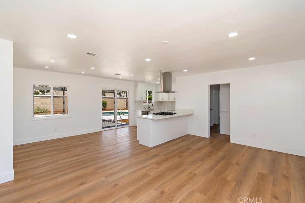 13292 Jasperson Way, Westminster CA  92683-2338 exterior