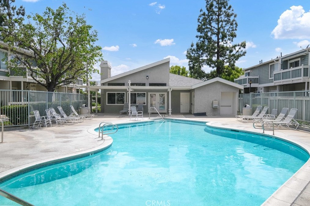 926 Philadelphia St, Ontario CA  91762-6242 exterior