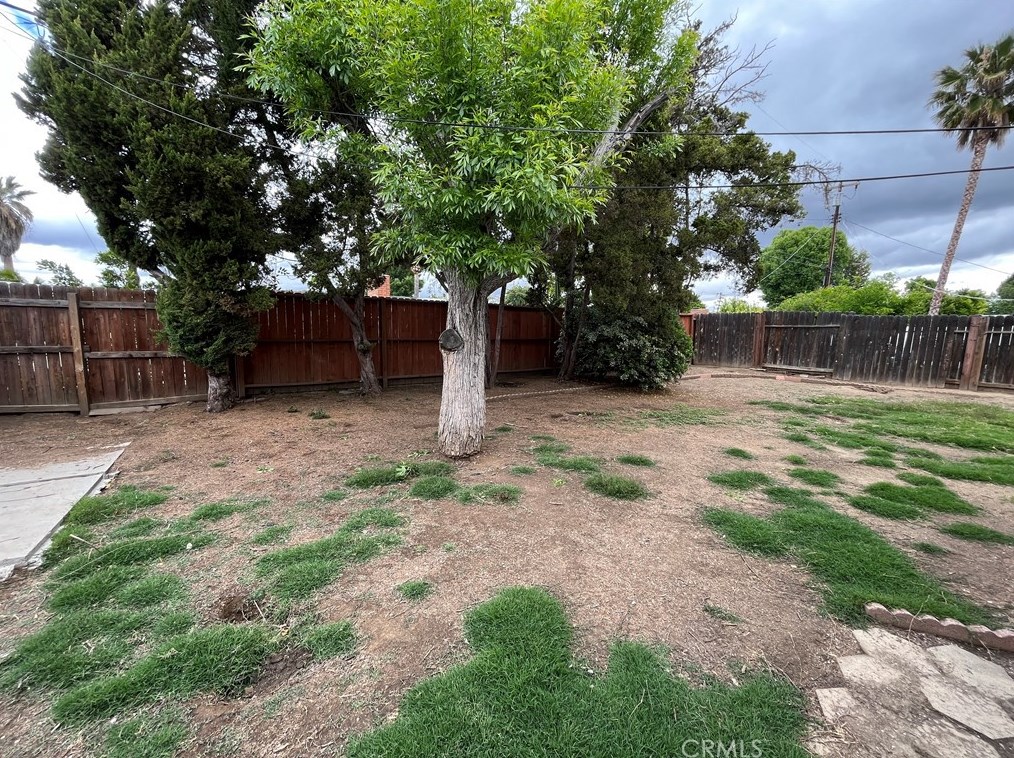 17969 Hatton St, Los Angeles CA  91335-2137 exterior