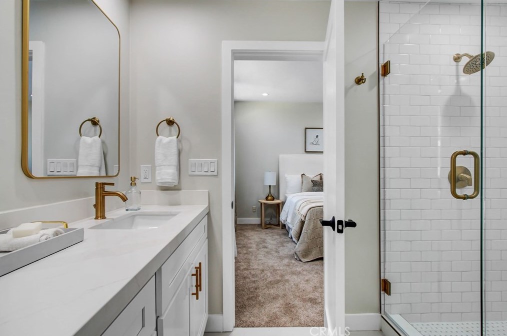18871 Rosita St, Los Angeles CA  91356-5102 exterior