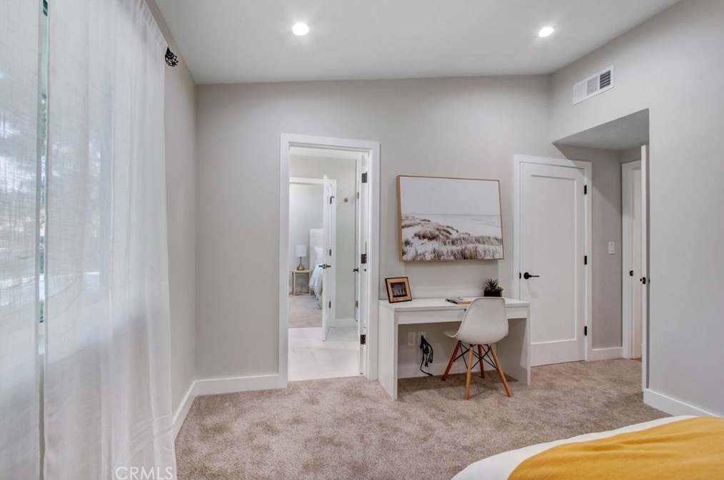 18871 Rosita St, Los Angeles CA  91356-5102 exterior