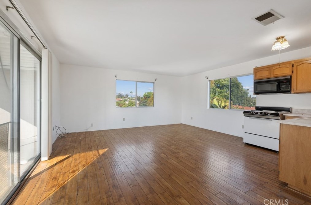 135 Whitney St, Chula Vista CA 91910-4803 exterior