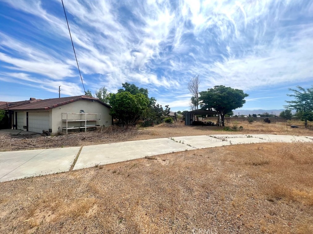 16045 Lime St, Hesperia CA  92345-4029 exterior