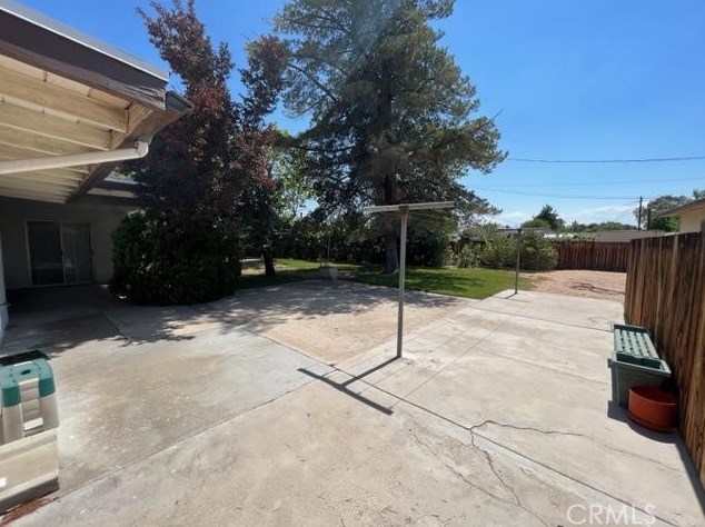 13092 Topsanna Rd, Apple Valley CA  92308-6386 exterior