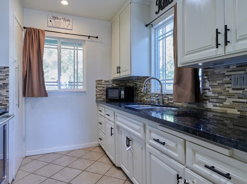 186 Stanford St, Hemet CA  92544-4934 exterior