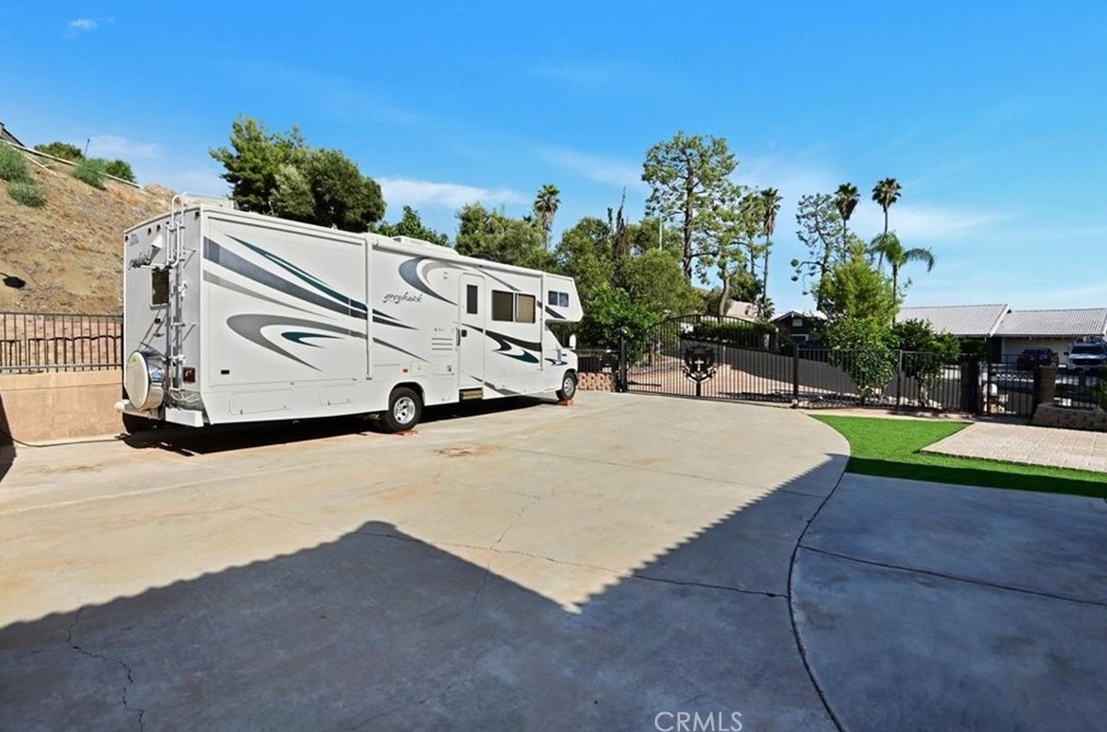 26324 Kalmia Ave, Moreno Valley CA  92555-1720 exterior