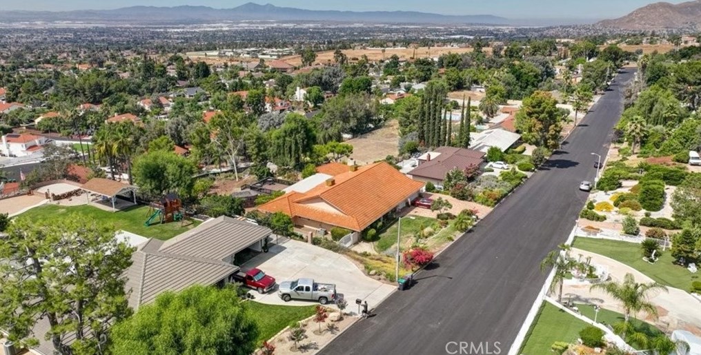 26324 Kalmia Ave, Moreno Valley CA  92555-1720 exterior