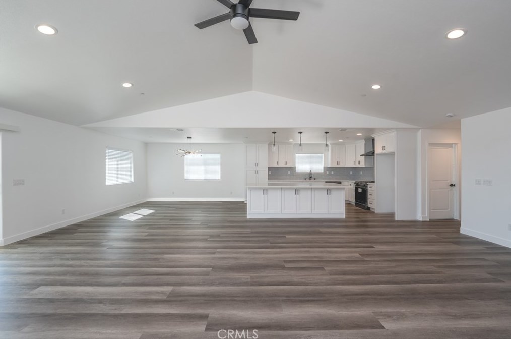 11437 1 Ave, Hesperia CA 92345-2153 exterior